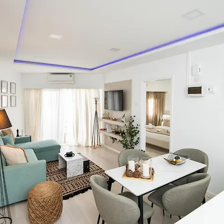 Lazuli & Pool 501 شقة