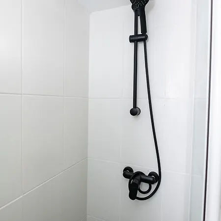 Lazuli & Pool 501 * لارنكا