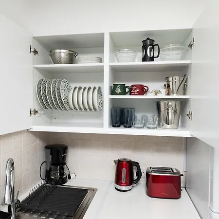 Lazuli & Pool 501 شقة *