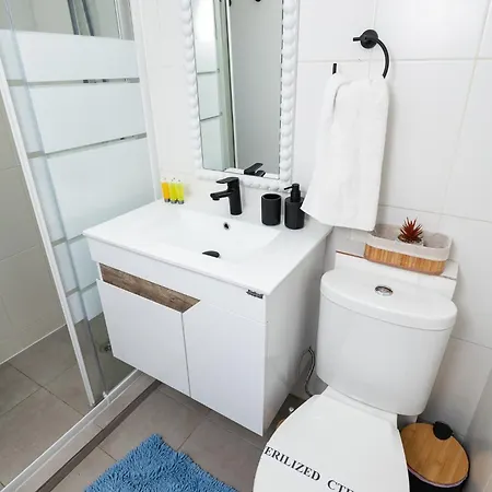 Lazuli & Pool 501 Larnaca