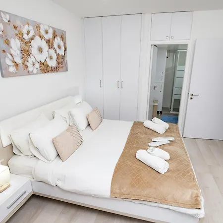 Lazuli & Pool 501 * Larnaca