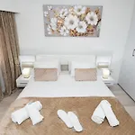 Lejlighed Lazuli Beach&pool 501 Larnaca