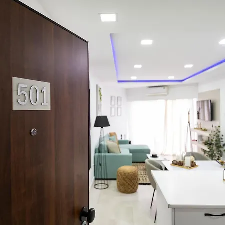 דירה Lazuli & Pool 501 לרנקה